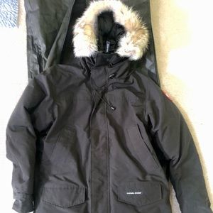 Almost new, excellent condition. Original box, wore couple times.